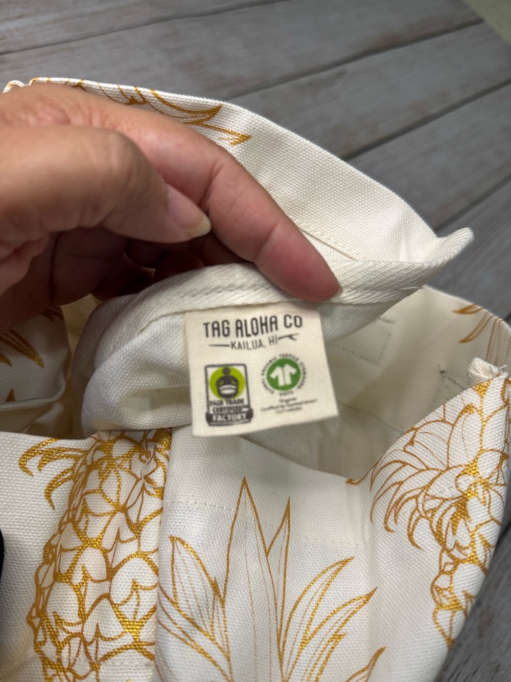 NWT Whole Foods Hawaii Pineapple Hydro Tote Bag Tag Aloha Co. - Picture 7 of 14